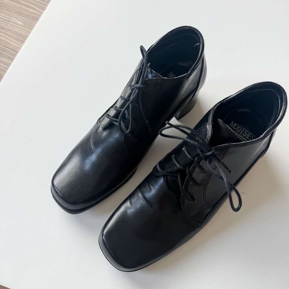 VTG Black Faux Leather Lace Up Block Heel Booties 8.5M Mootsies Tootsies - Picture 7 of 10